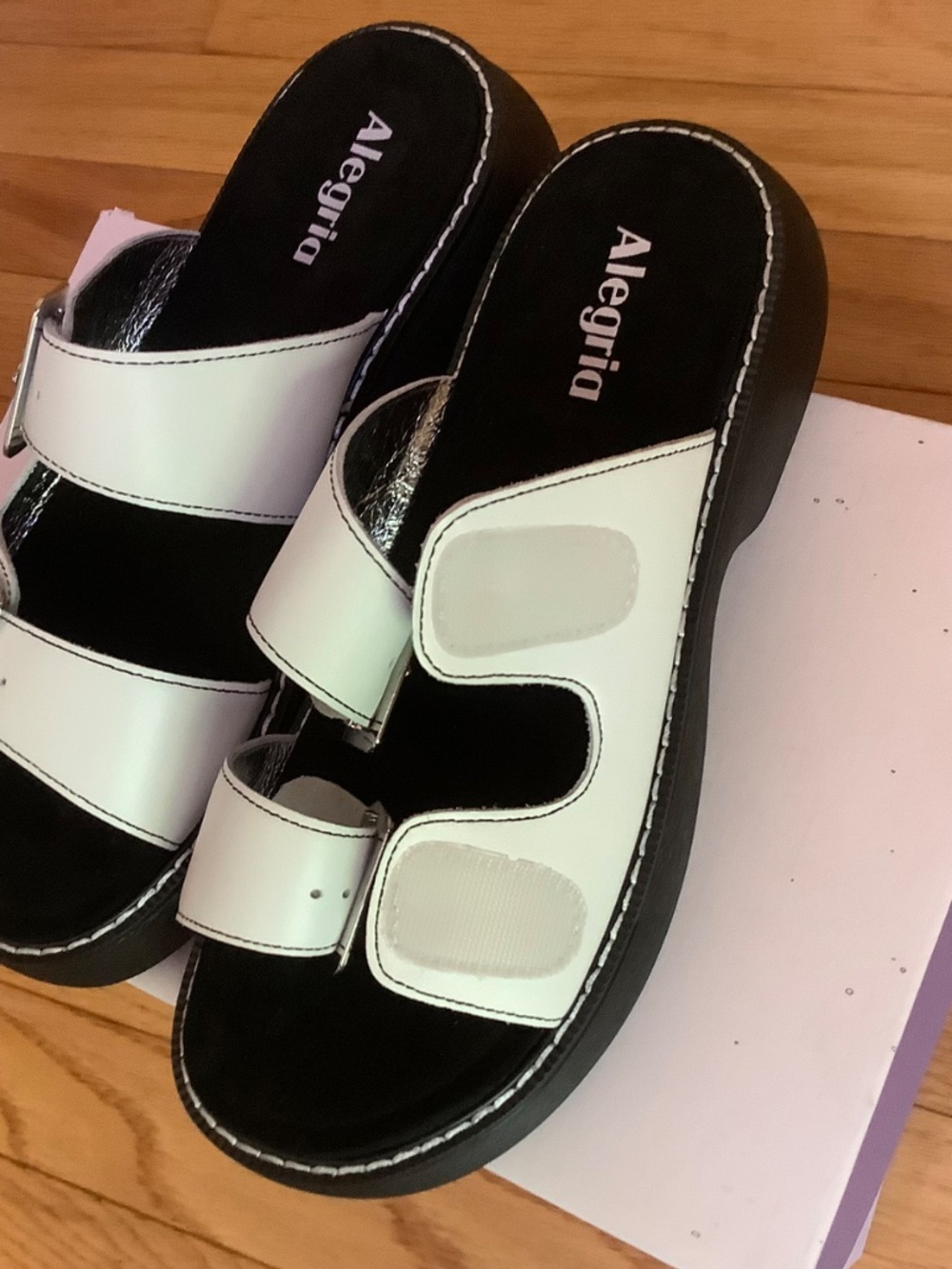Alegria Iza Adjustable Leather Double Buckle Slide Sandal White SZ EU40/US9.5-10 - Picture 9 of 16
